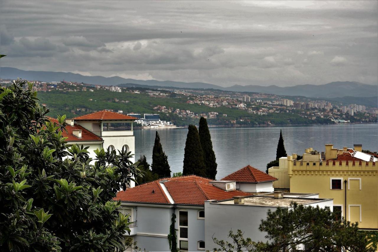 Apartment Zdenka - 100 M From The Beach Opatija Eksteriør billede