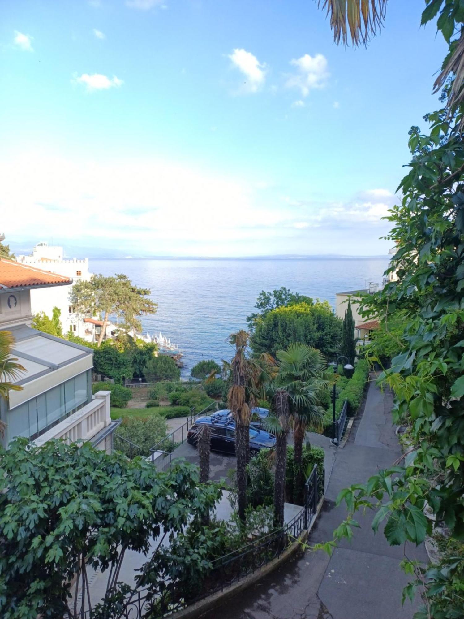 Apartment Zdenka - 100 M From The Beach Opatija Eksteriør billede