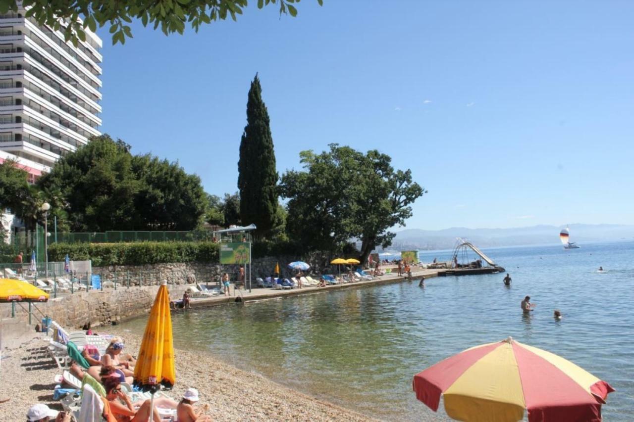 Apartment Zdenka - 100 M From The Beach Opatija Eksteriør billede
